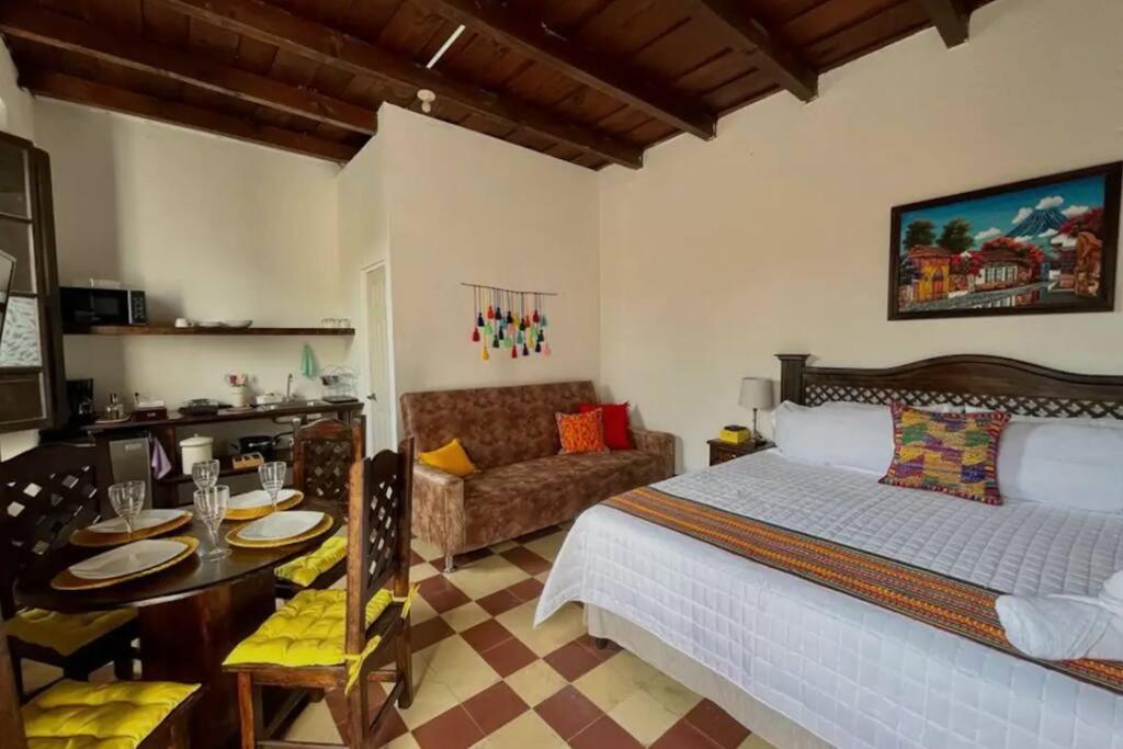 T3 Just 3 Blocks From The Park * Antigua